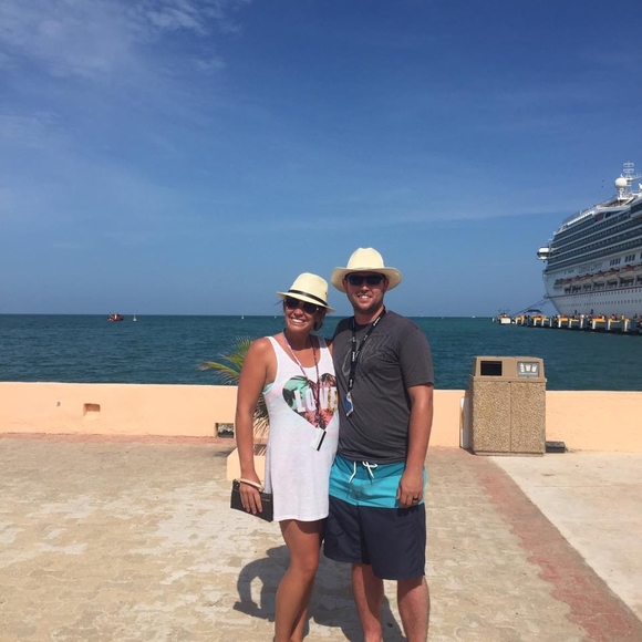 Meet your Posher, Stephanie - Picture 1 of 1